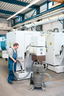 Komplettset Industriestaubsauger Kärcher IVR-L 40/12-1, F. Flüssigkeit & Späne, 40 L, 59 L/s, 360°-Anschluss, Kippfahrgestell, Überfüllschutz, Zubehör 6 Komplettset Industriestaubsauger Kärcher IVR-L 40/12-1, F. Flüssigkeit & Späne, 40 L, 59 L/s, 360°-Anschluss, Kippfahrgestell, Überfüllschutz, Zubehör -Geschäft Für Reinigungs- Und Hygieneprodukte komplettset industriestaubsauger kaercher ivr l 40 12 1 f fluessigkeit spaene 40 l 59 l s 360 anschluss kippfahrgestell ueberfuellschutz zubehoer img SI 453552 B