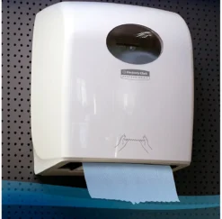 Scott® Rollenpapiertücher 6668, Reißfest, 1-lagig, 6 Rollen á 304 M, Blau -Geschäft Für Reinigungs- Und Hygieneprodukte scott rollenpapiertuecher 6668 reissfest 1 lagig 6 rollen a 304 m blau img WS 157979 D