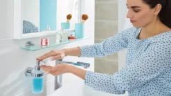 Seifenspender-Set Tesa Smooz, 200 Ml, Nachfüllbar, Innovative Klebelösung, Verchromt -Geschäft Für Reinigungs- Und Hygieneprodukte seifenspender set tesa smooz 200 ml nachfuellbar innovative klebeloesung verchromt img SI 659331 F