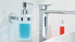 Seifenspender-Set Tesa Smooz, 200 Ml, Nachfüllbar, Innovative Klebelösung, Verchromt -Geschäft Für Reinigungs- Und Hygieneprodukte seifenspender set tesa smooz 200 ml nachfuellbar innovative klebeloesung verchromt img SI 659331 G