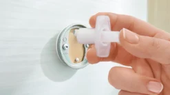 Seifenspender-Set Tesa Smooz, 200 Ml, Nachfüllbar, Innovative Klebelösung, Verchromt -Geschäft Für Reinigungs- Und Hygieneprodukte seifenspender set tesa smooz 200 ml nachfuellbar innovative klebeloesung verchromt img SI 659331 O